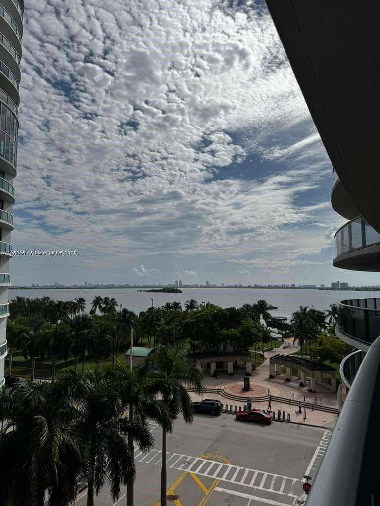 Aria On The Bay at 488 18th St, Miami, FL 33132 - For Sale photo 1