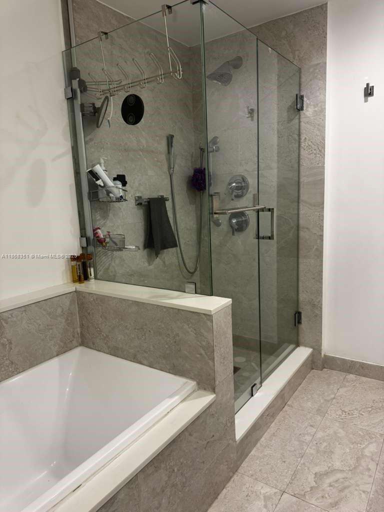 Aria On The Bay at 488 18th St, Miami, FL 33132 - For Sale photo 11