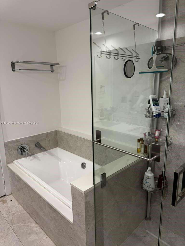 Aria On The Bay at 488 18th St, Miami, FL 33132 - For Sale photo 15