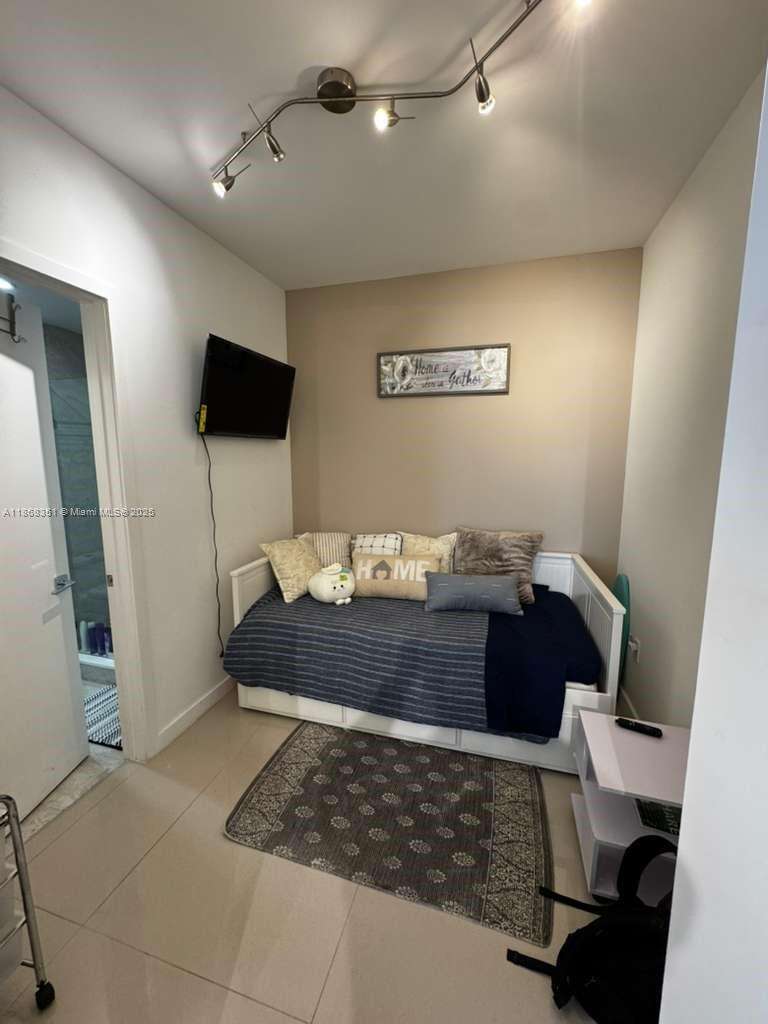 Aria On The Bay at 488 18th St, Miami, FL 33132 - For Sale photo 10