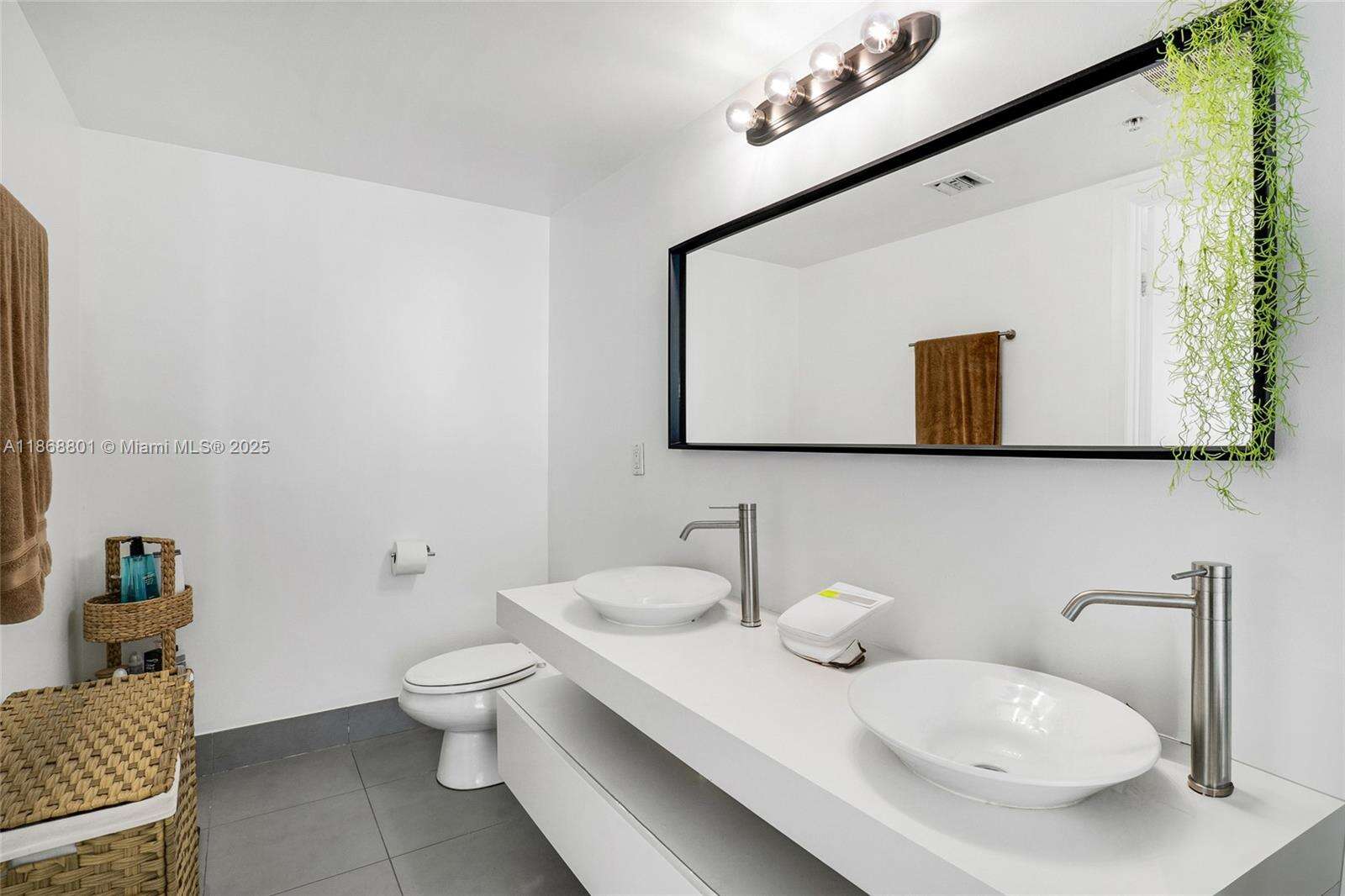 Mint at 92 3 St, Miami, FL 33130 - For Sale photo 11