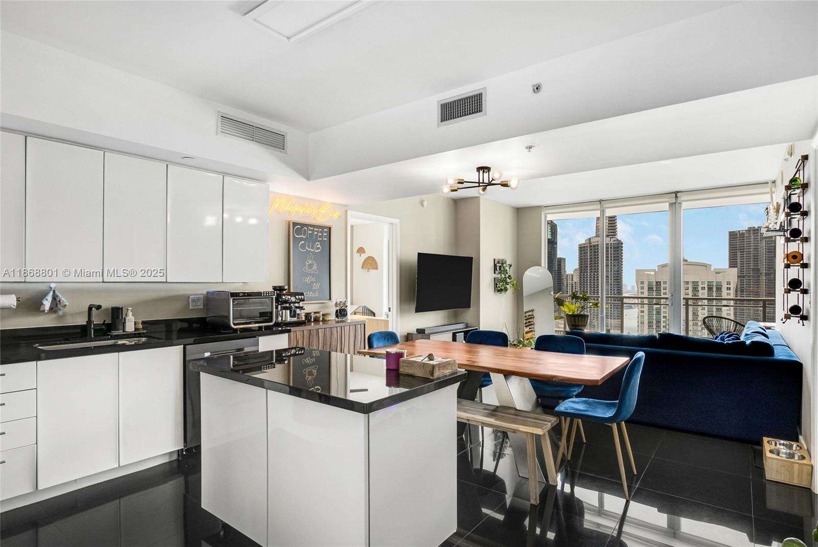 Mint at 92 3 St, Miami, FL 33130 - For Sale photo 5
