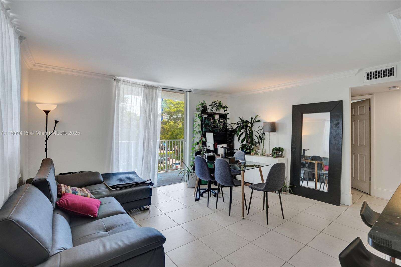 North Bay Villas Condos for Sale & Rent | Picture 1