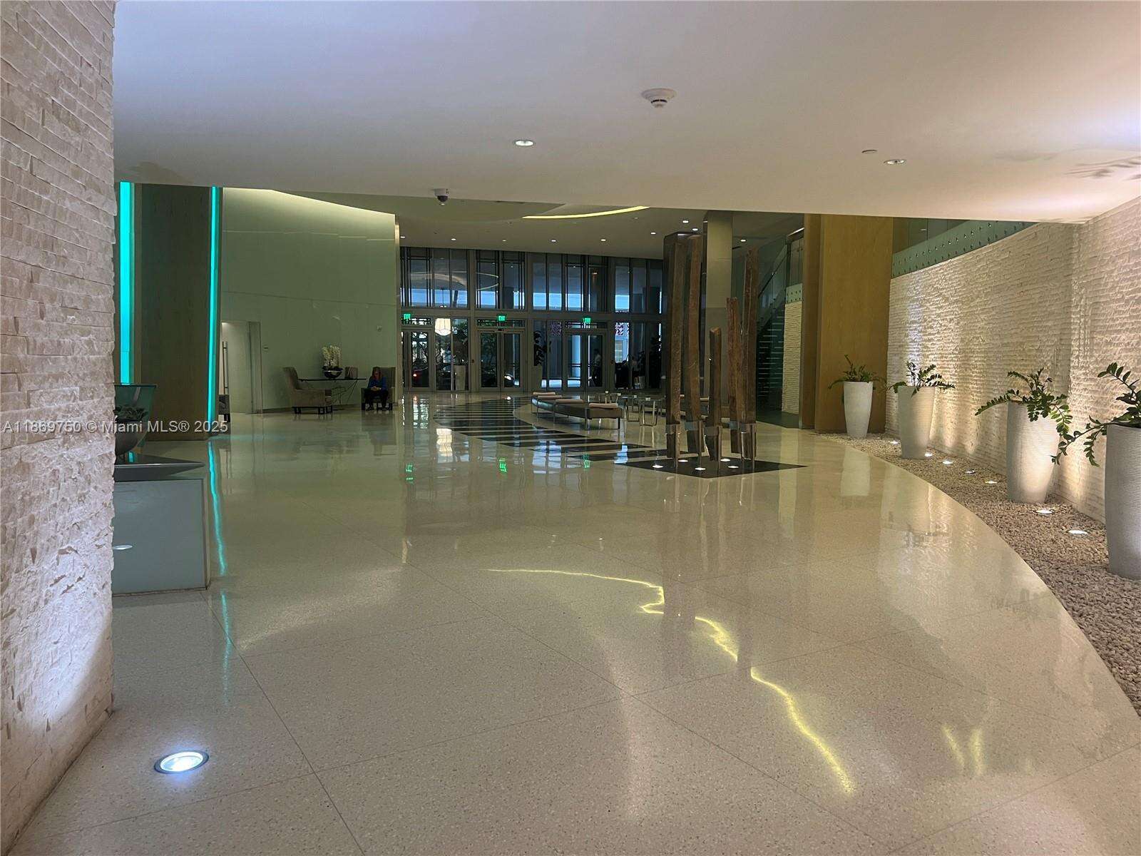 Mint at 92 3 St, Miami, FL 33130 - For Sale photo 31