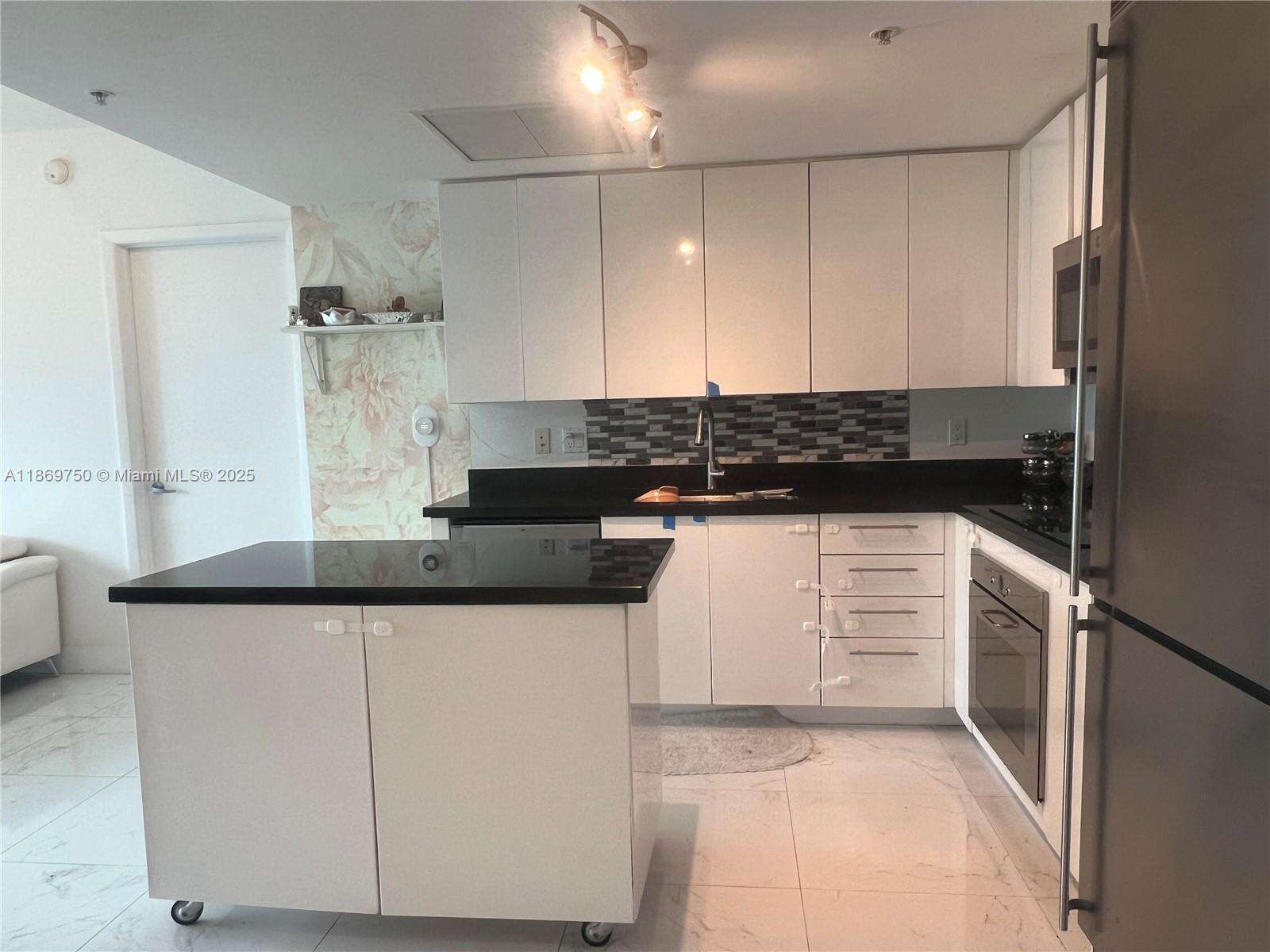 Mint at 92 3 St, Miami, FL 33130 - For Sale photo 5