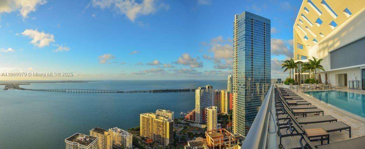 Brickell House at 1300 Brickell Bay Dr, Miami, FL 33131 - For Sale photo 17