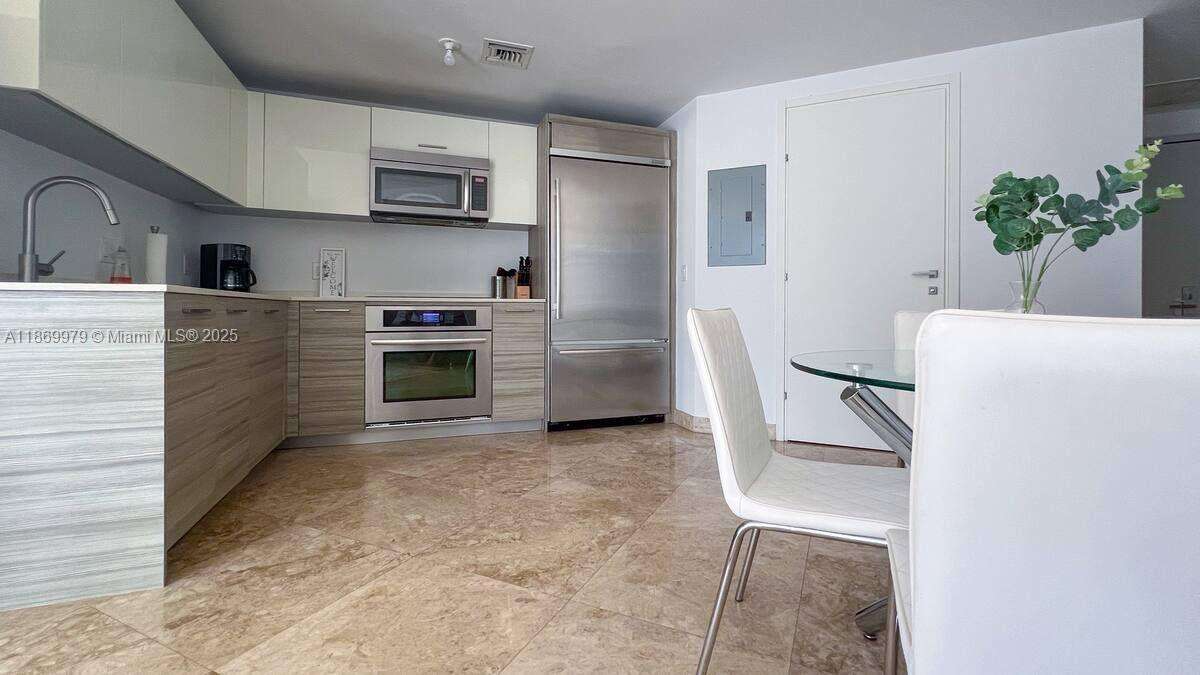 Brickell House at 1300 Brickell Bay Dr, Miami, FL 33131 - For Sale photo 3