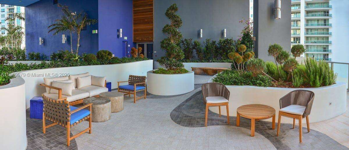 Brickell House at 1300 Brickell Bay Dr, Miami, FL 33131 - For Sale photo 23