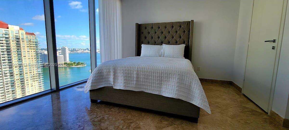 Brickell House at 1300 Brickell Bay Dr, Miami, FL 33131 - For Sale photo 7