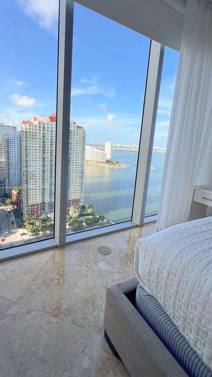 Brickell House at 1300 Brickell Bay Dr, Miami, FL 33131 - For Sale photo 8