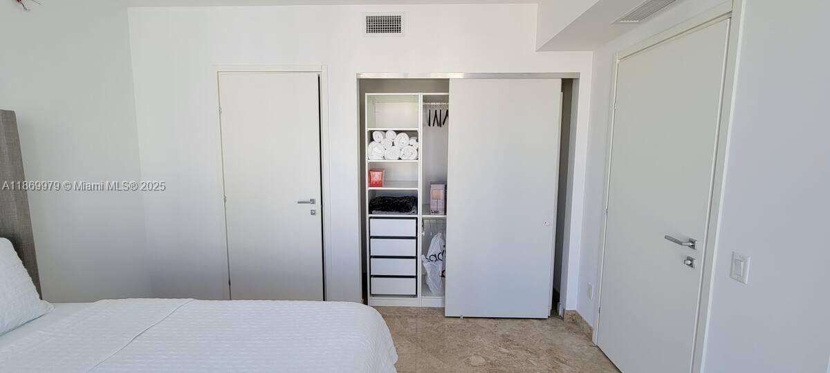 Brickell House at 1300 Brickell Bay Dr, Miami, FL 33131 - For Sale photo 9