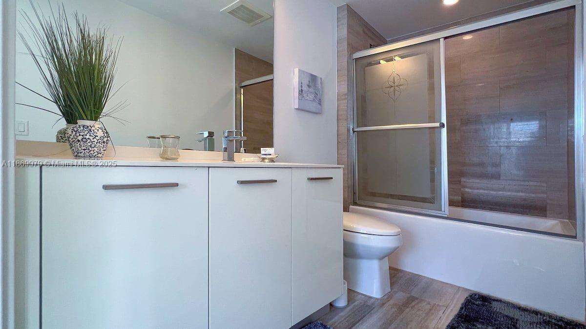 Brickell House at 1300 Brickell Bay Dr, Miami, FL 33131 - For Sale photo 10
