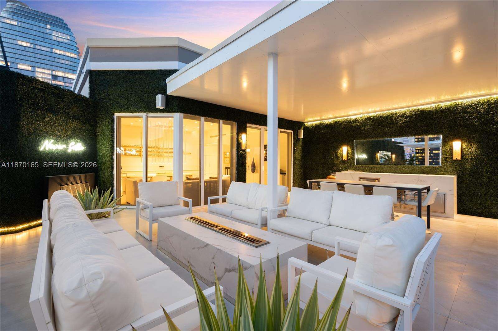 COURTS BRICKELL KEY - 801 Brickell Key Blvd, Miami, FL 33131 | Picture 3