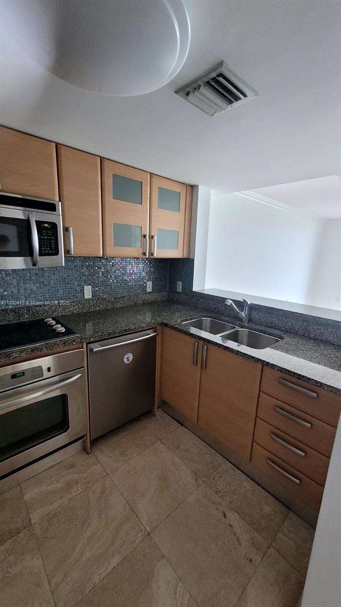Skyline On Brickell at 2101 Brickell Ave, Miami, FL 33129 - For Sale photo 1
