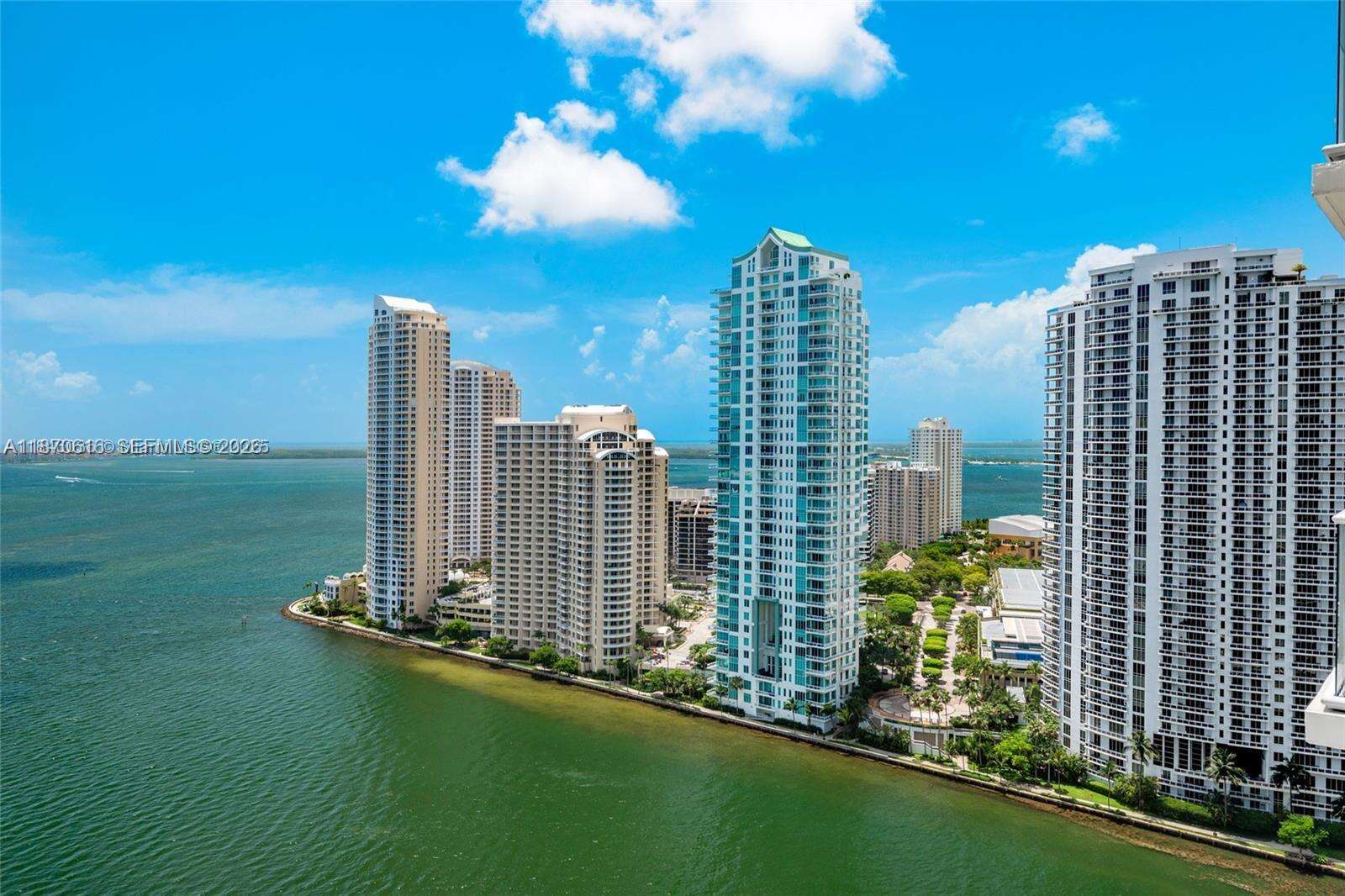 Met 1 at 300 Biscayne Blvd, Miami, FL 33131 - For Sale photo 1