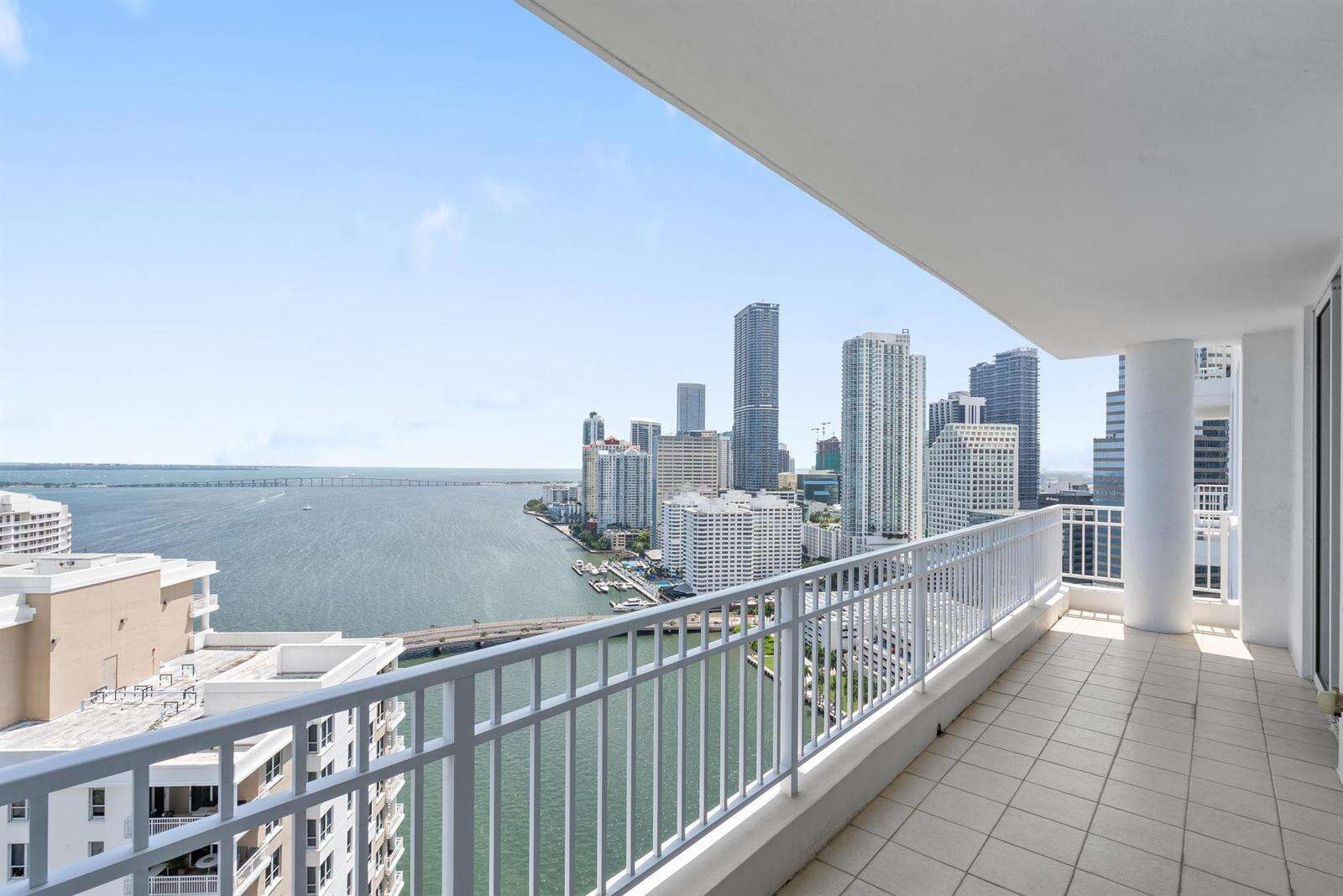 Brickell Key On Claughton Isl Sec 3 Condos for Sale & Rent | Picture 1