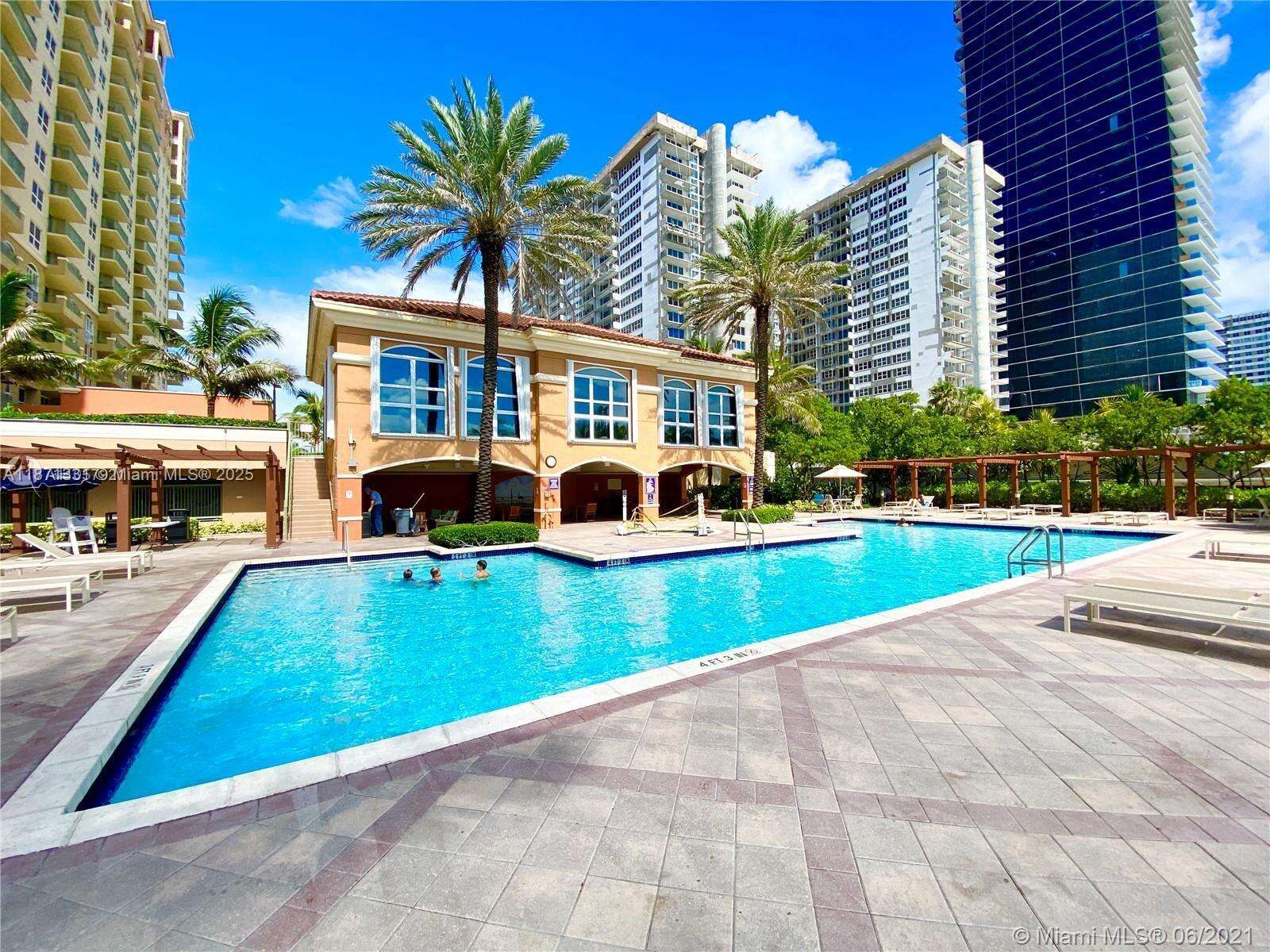 2080 Ocean Dr, Hallandale Beach, FL 33009 - For Sale photo 2