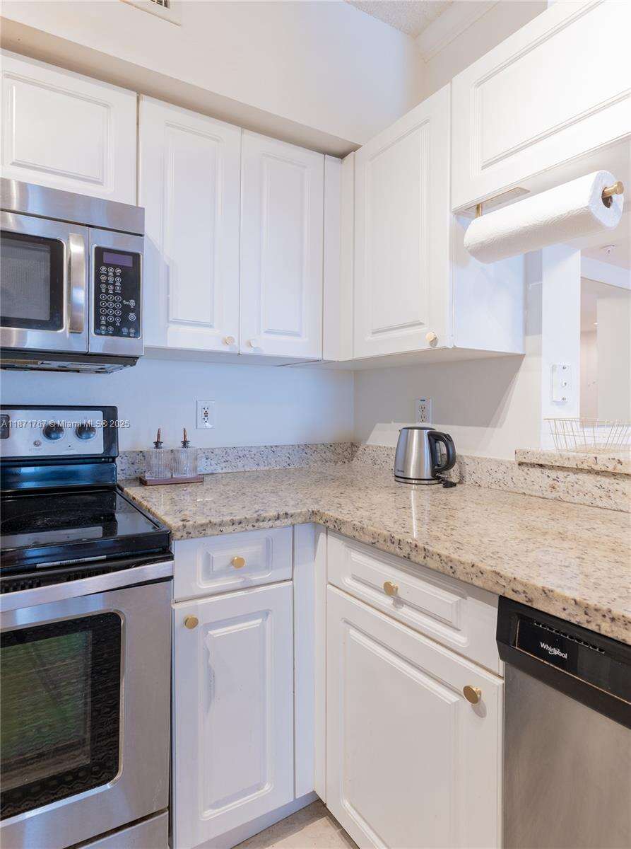Porto Bellagio at 17100 Bay Rd, Sunny Isles Beach, FL 33160 - For Sale photo 11