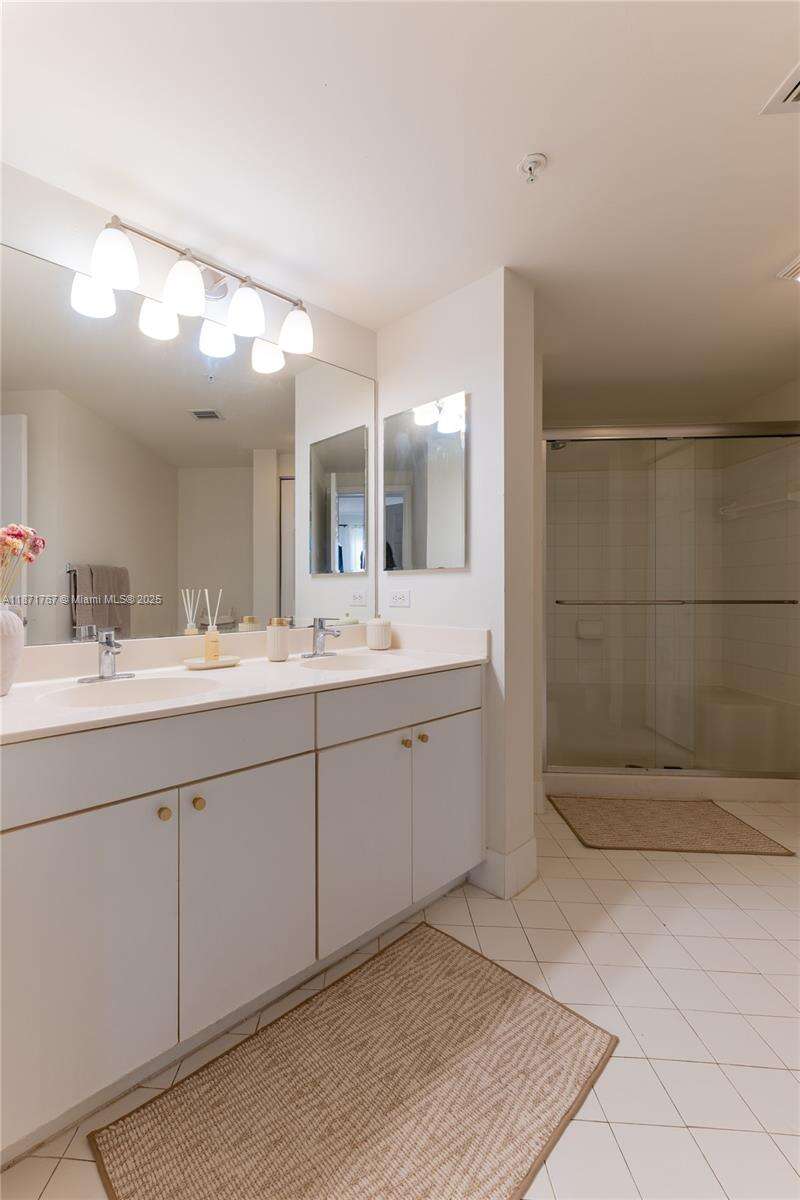 Porto Bellagio at 17100 Bay Rd, Sunny Isles Beach, FL 33160 - For Sale photo 20