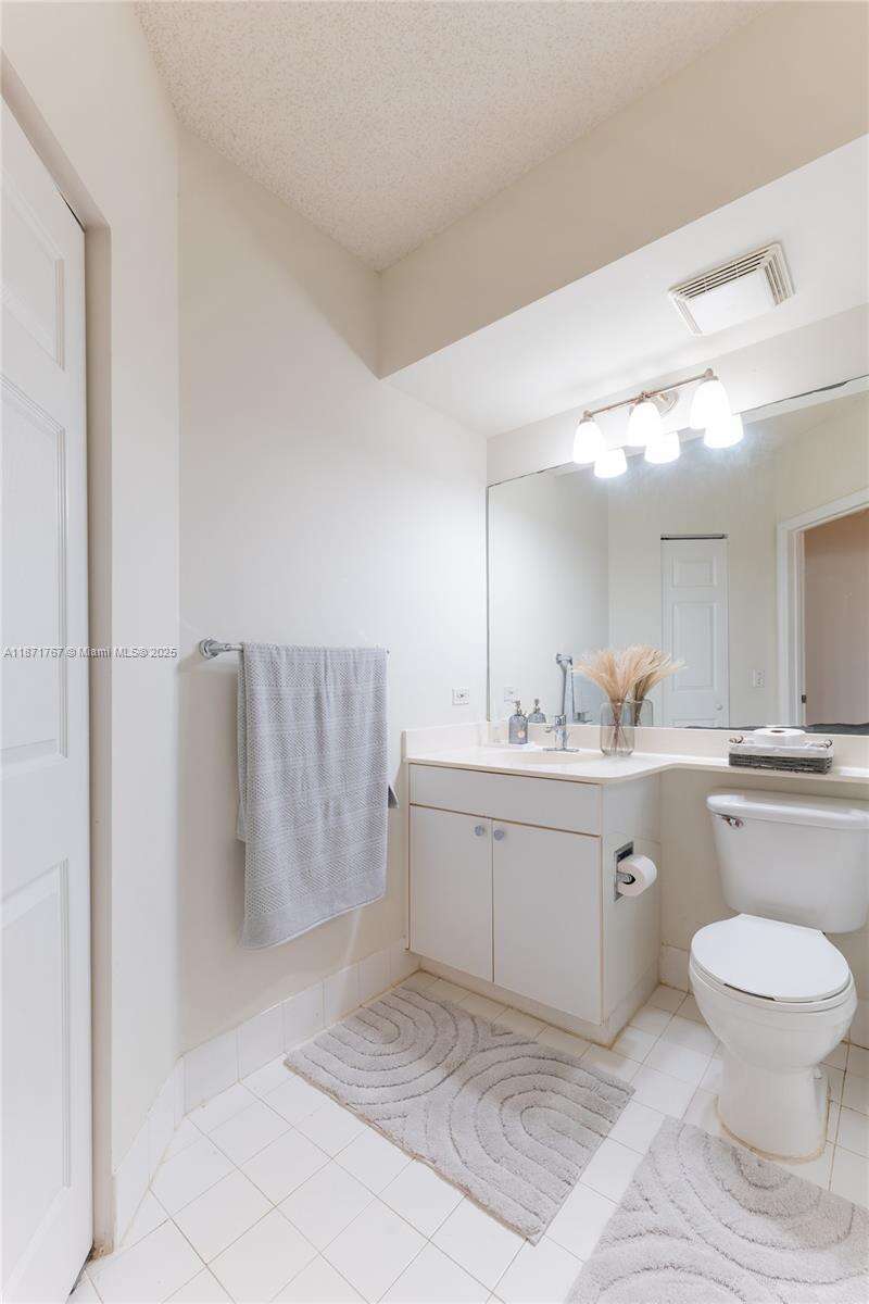 Porto Bellagio at 17100 Bay Rd, Sunny Isles Beach, FL 33160 - For Sale photo 28