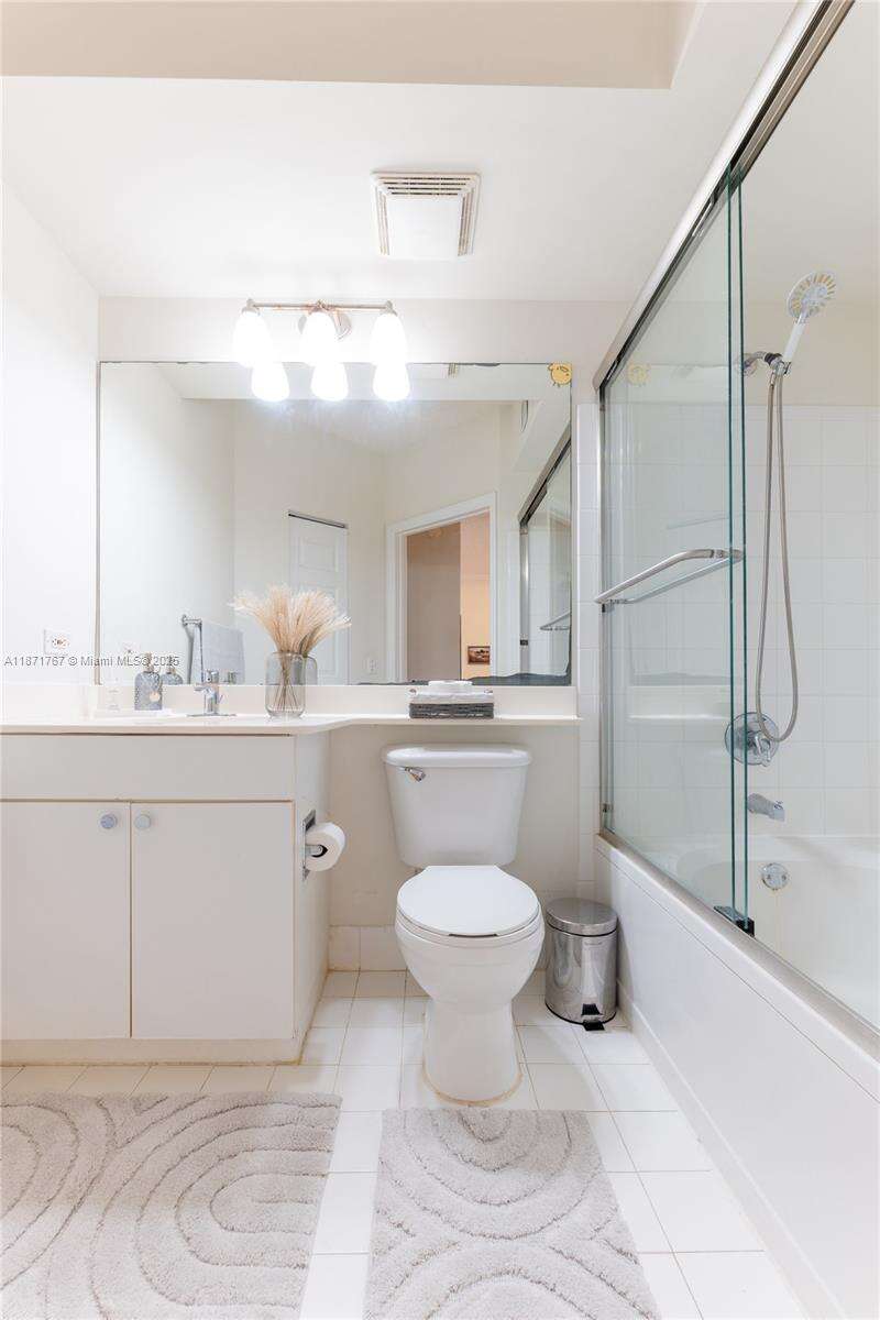 Porto Bellagio at 17100 Bay Rd, Sunny Isles Beach, FL 33160 - For Sale photo 29