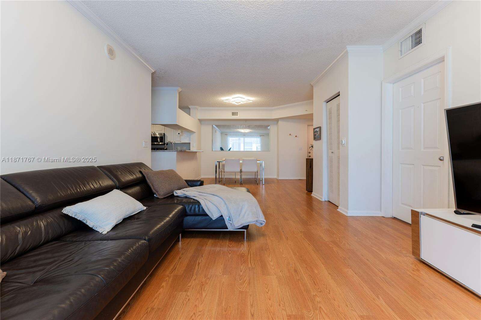 Porto Bellagio at 17100 Bay Rd, Sunny Isles Beach, FL 33160 - For Sale photo 9