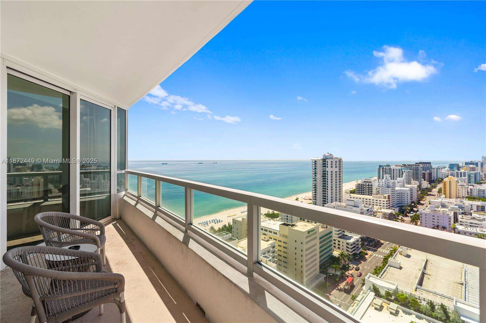FONTAINEBLEAU II - 4401 Collins Ave, Miami Beach, FL 33140 | Picture 1