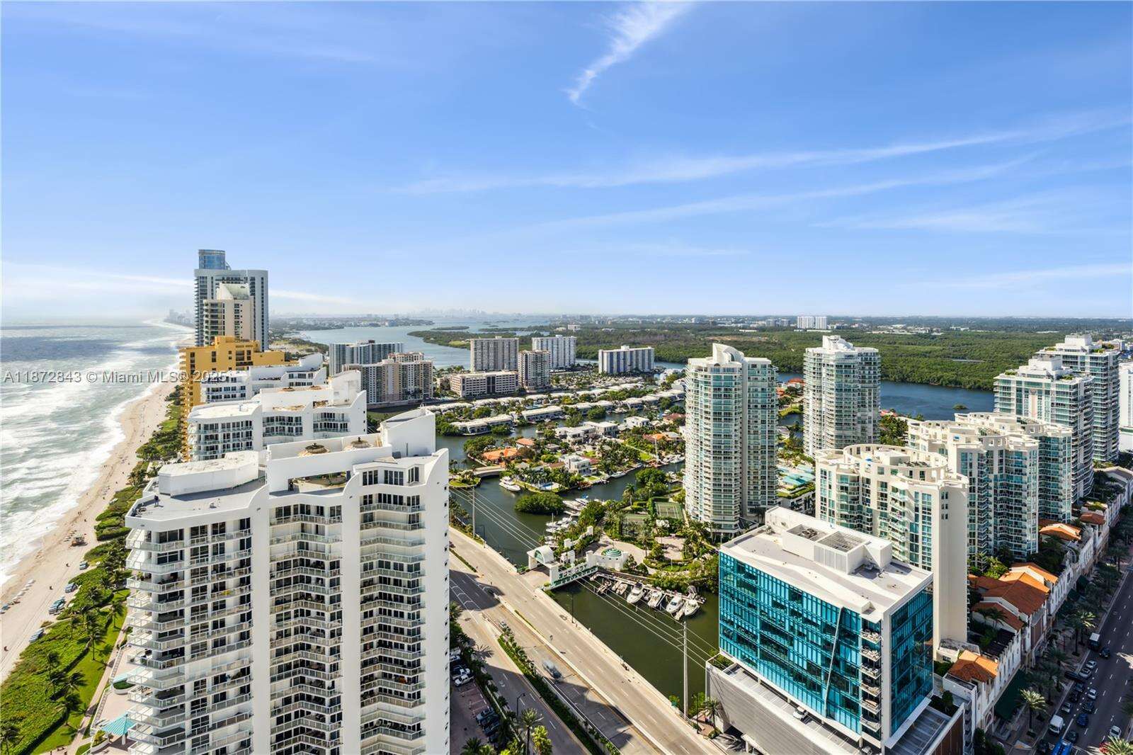 La Perla at 16699 Collins Ave+one Self Parking, Sunny Isles Beach, FL 33160 - For Sale photo 4