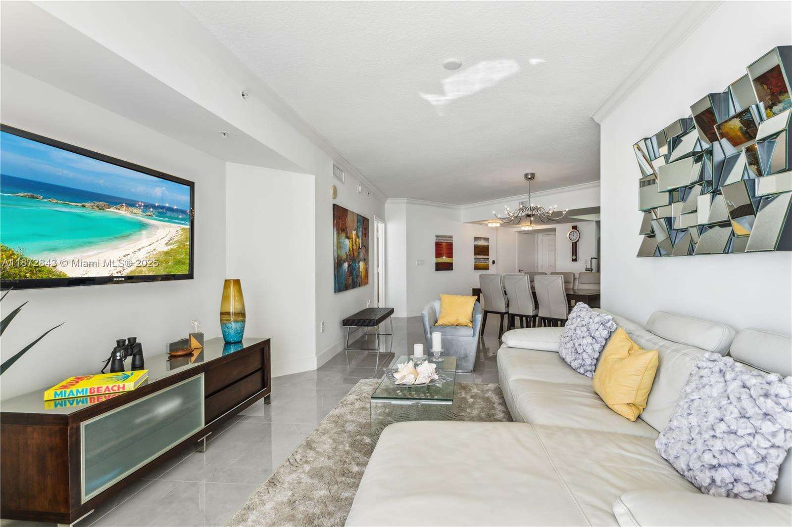 La Perla at 16699 Collins Ave+one Self Parking, Sunny Isles Beach, FL 33160 - For Sale photo 6