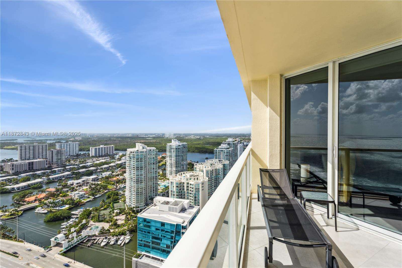La Perla at 16699 Collins Ave+one Self Parking, Sunny Isles Beach, FL 33160 - For Sale photo 10