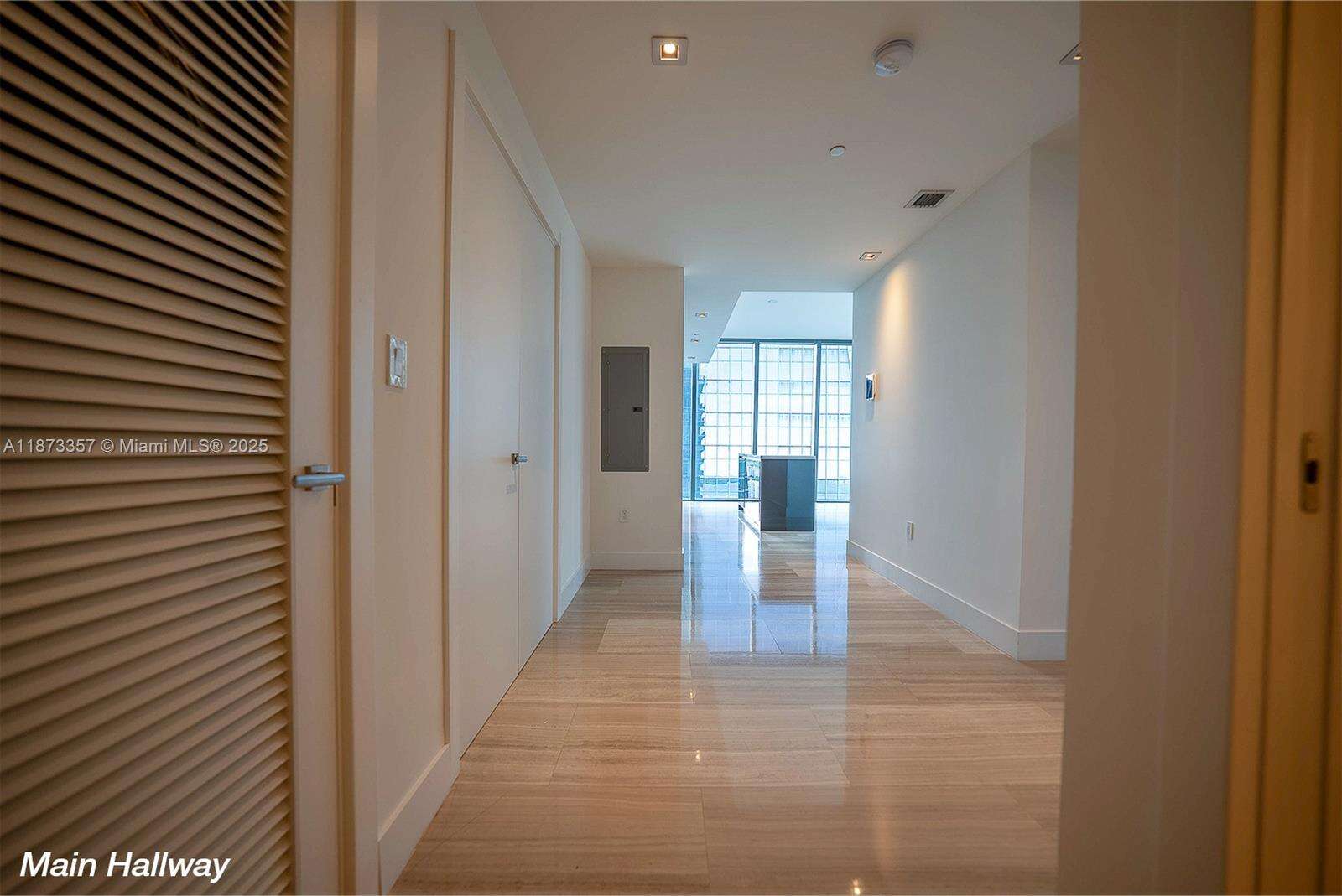 Echo Brickell at 1451 Brickell Ave, Miami, FL 33131 - For Sale photo 4