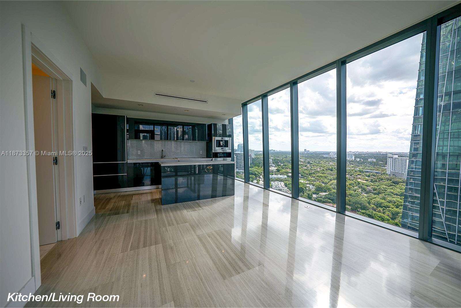 Echo Brickell at 1451 Brickell Ave, Miami, FL 33131 - For Sale photo 7