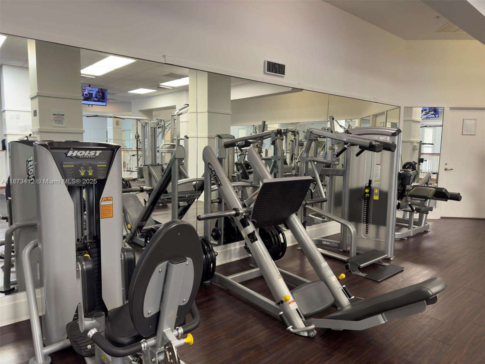 Courvoisier Courts at 701 Brickell Key Blvd, Miami, FL 33131 - For Sale photo 12
