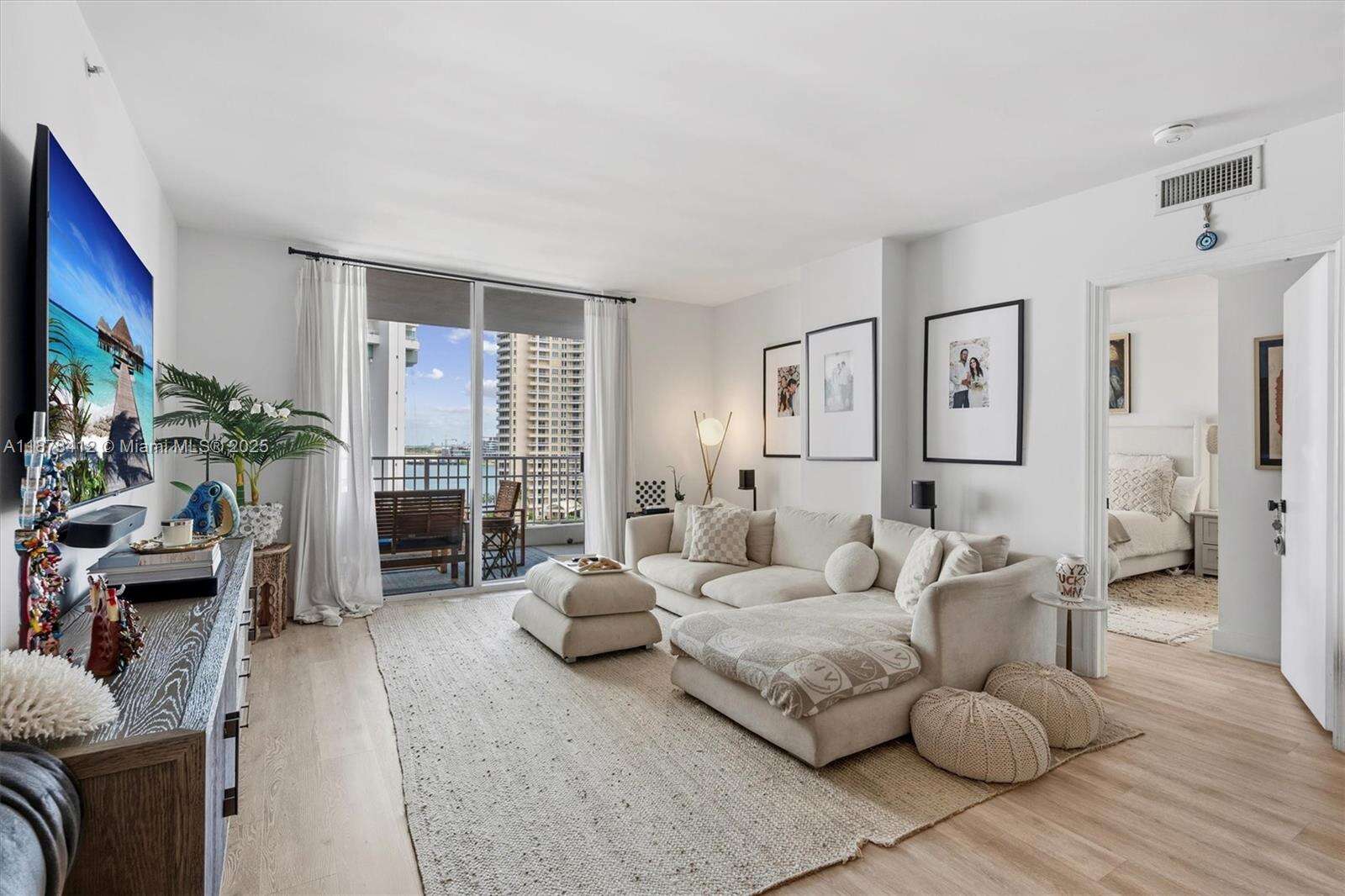 Courvoisier Courts at 701 Brickell Key Blvd, Miami, FL 33131 - For Sale photo 13