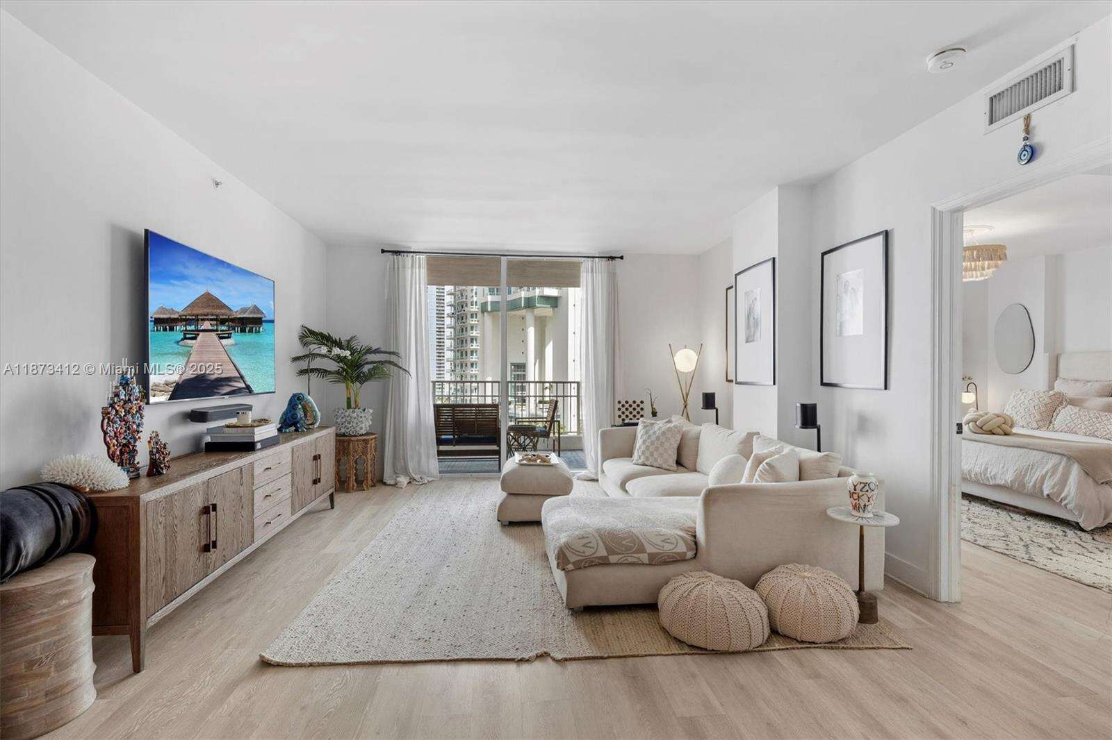 Courvoisier Courts at 701 Brickell Key Blvd, Miami, FL 33131 - For Sale photo 16