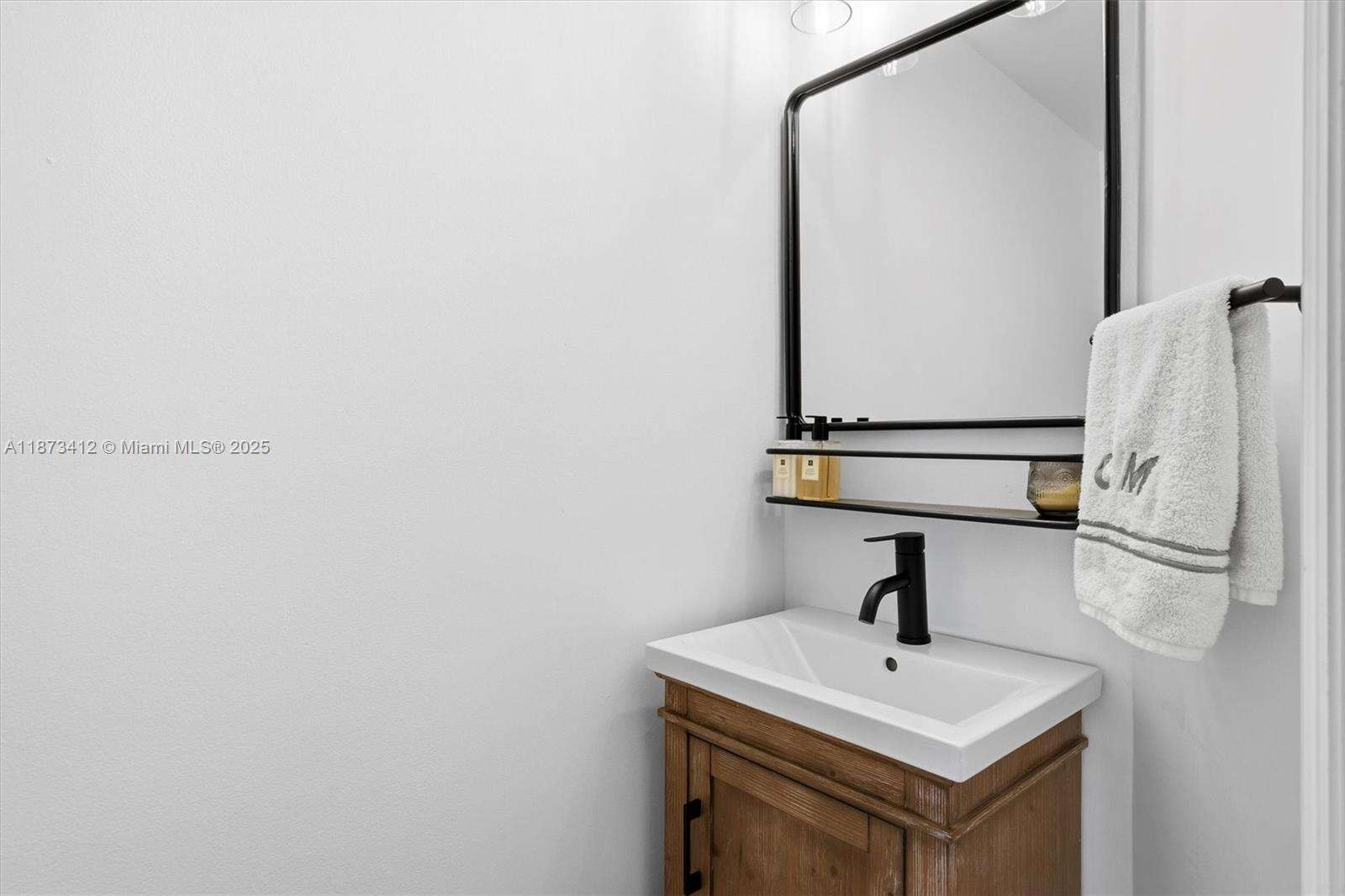 Courvoisier Courts at 701 Brickell Key Blvd, Miami, FL 33131 - For Sale photo 30