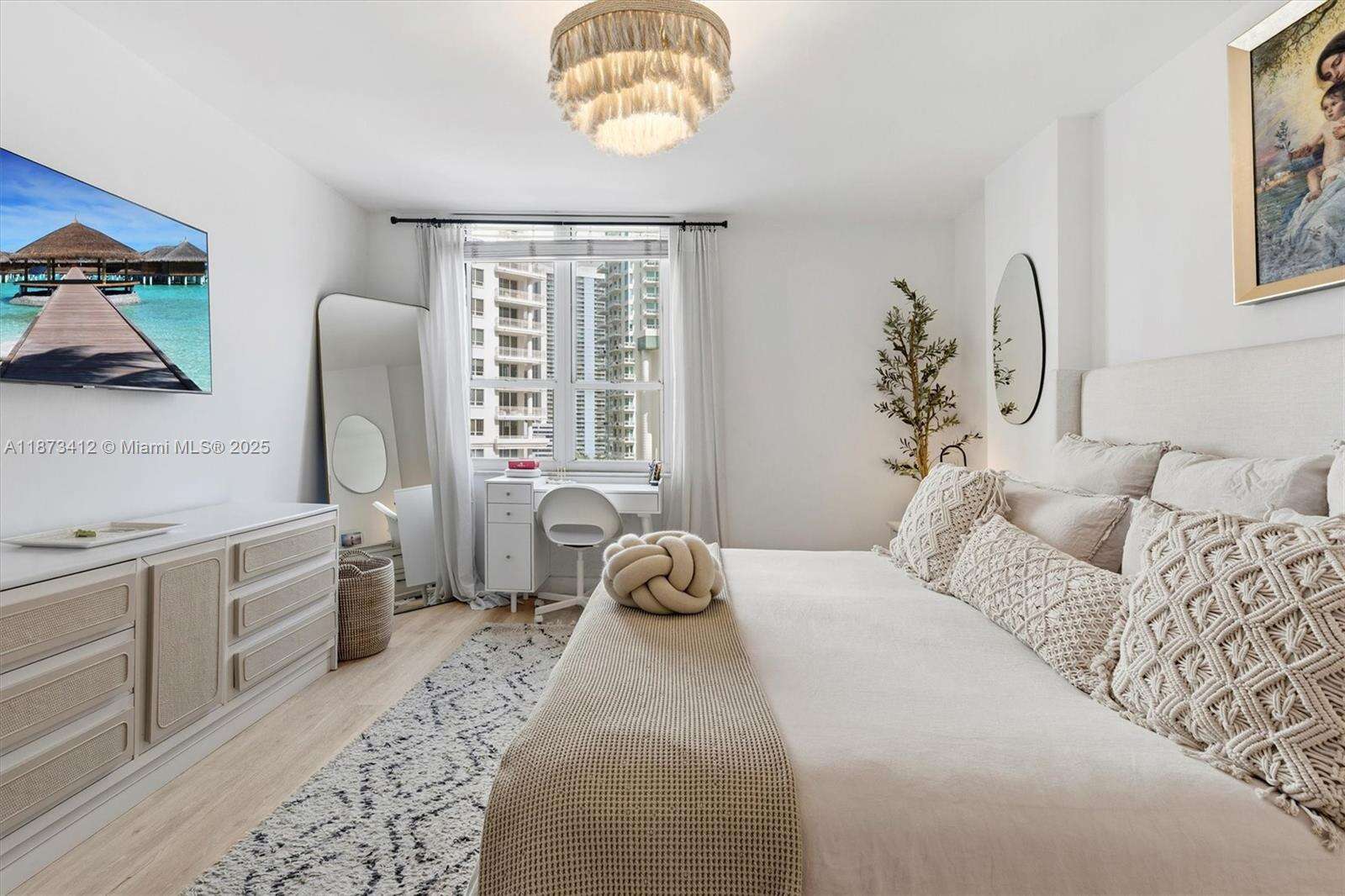 Courvoisier Courts at 701 Brickell Key Blvd, Miami, FL 33131 - For Sale photo 33
