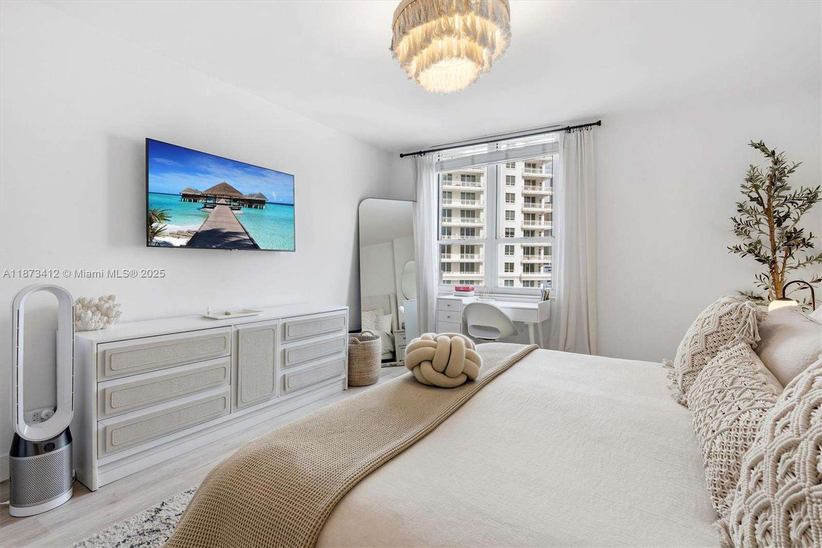 Courvoisier Courts at 701 Brickell Key Blvd, Miami, FL 33131 - For Sale photo 34