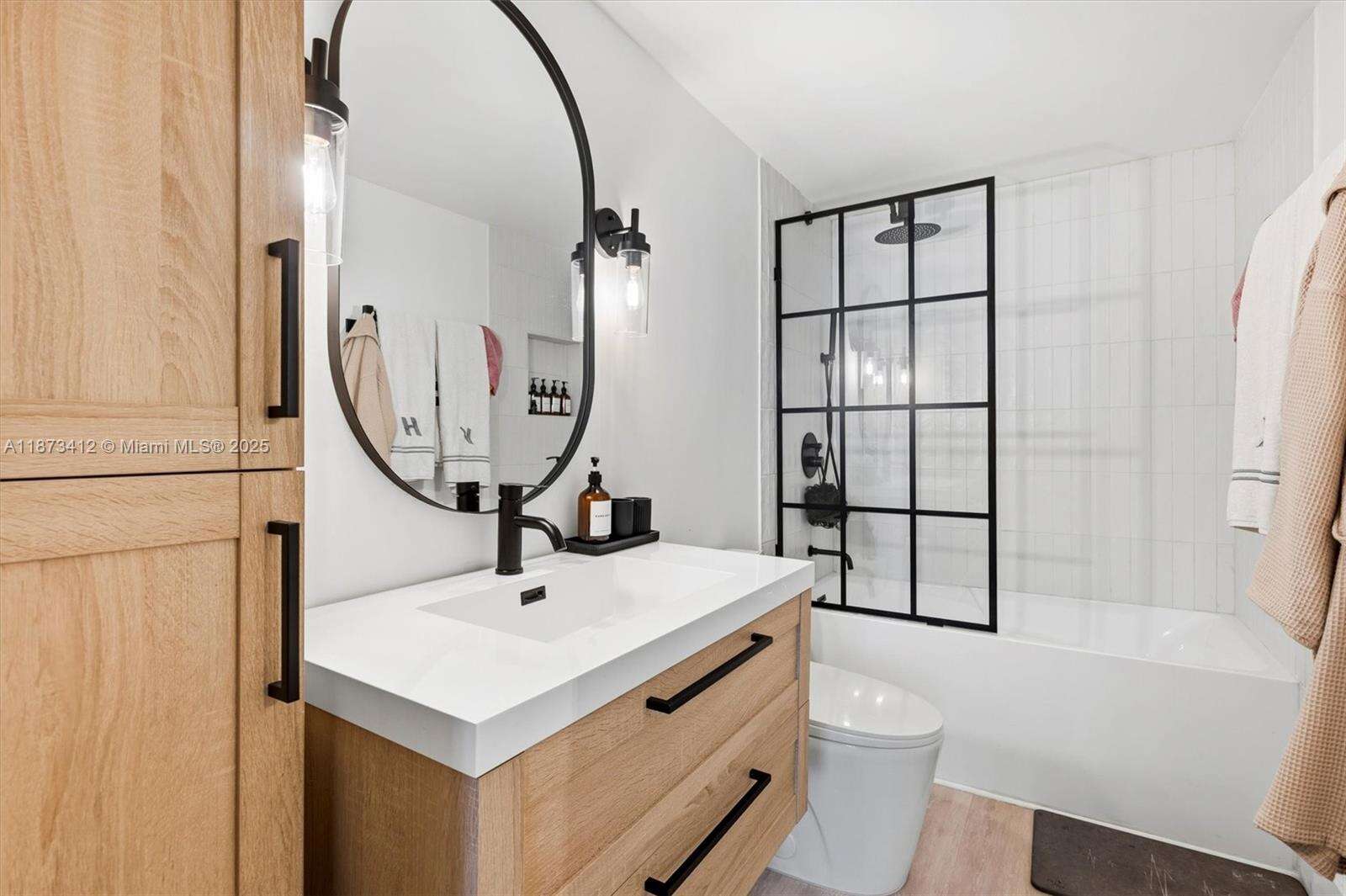 Courvoisier Courts at 701 Brickell Key Blvd, Miami, FL 33131 - For Sale photo 36