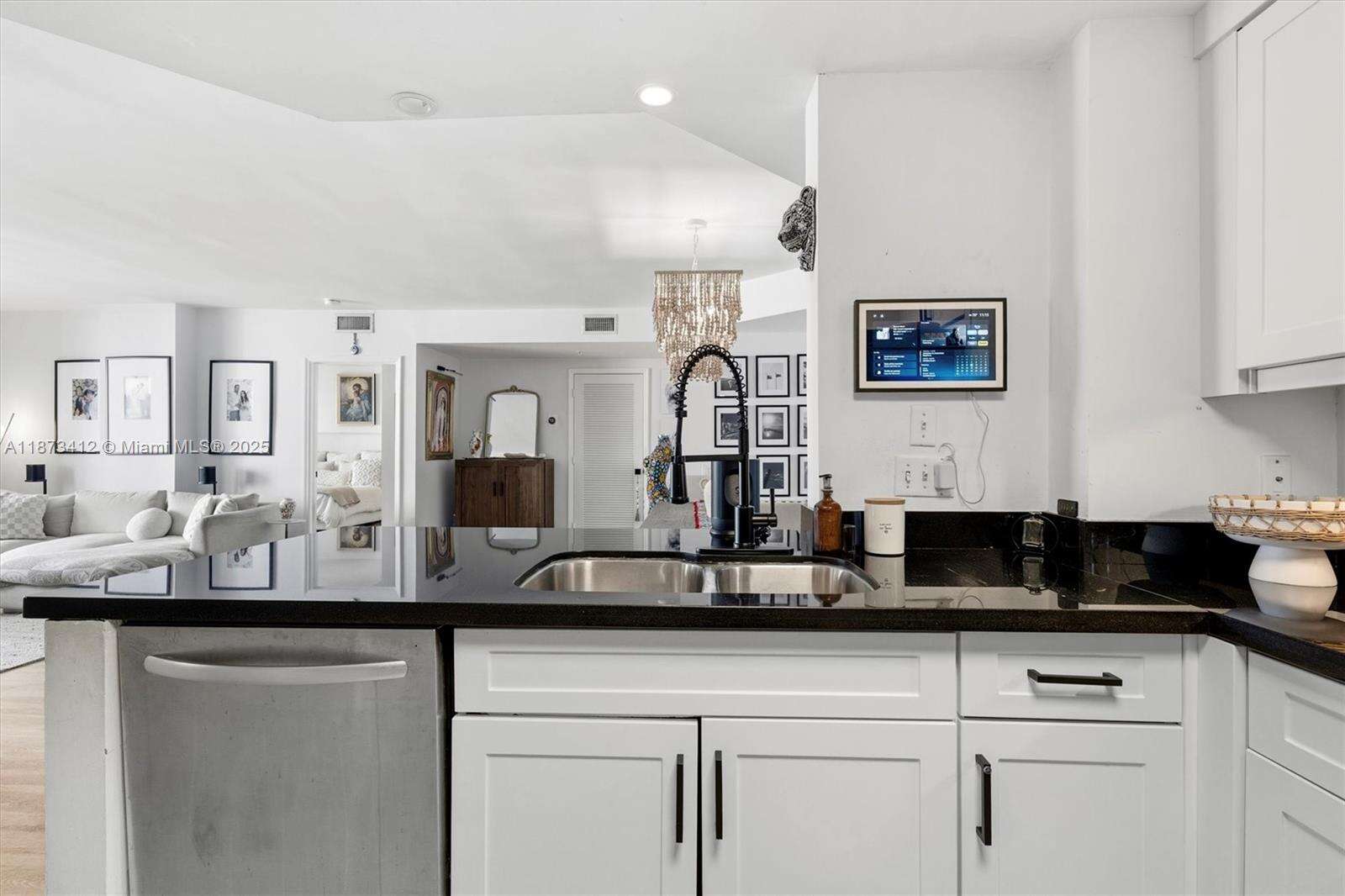 Courvoisier Courts at 701 Brickell Key Blvd, Miami, FL 33131 - For Sale photo 41