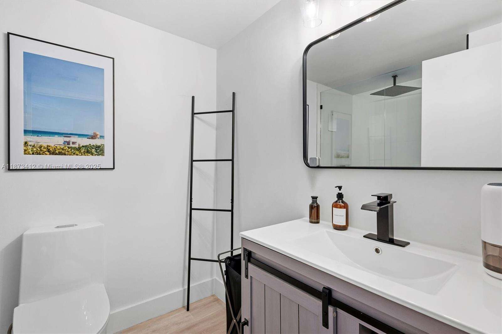 Courvoisier Courts at 701 Brickell Key Blvd, Miami, FL 33131 - For Sale photo 49