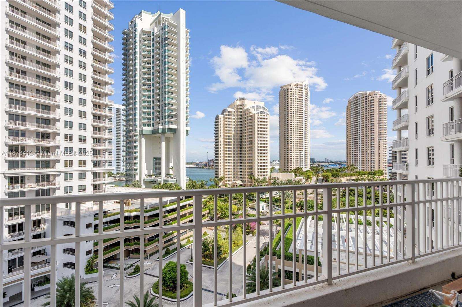Courvoisier Courts at 701 Brickell Key Blvd, Miami, FL 33131 - For Sale photo 51