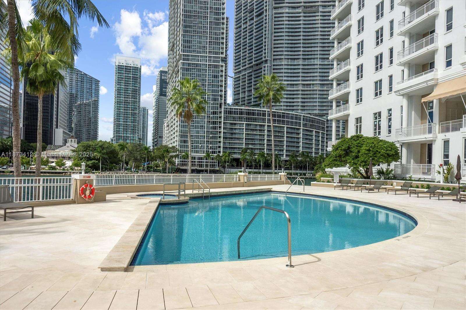 Courvoisier Courts at 701 Brickell Key Blvd, Miami, FL 33131 - For Sale photo 8