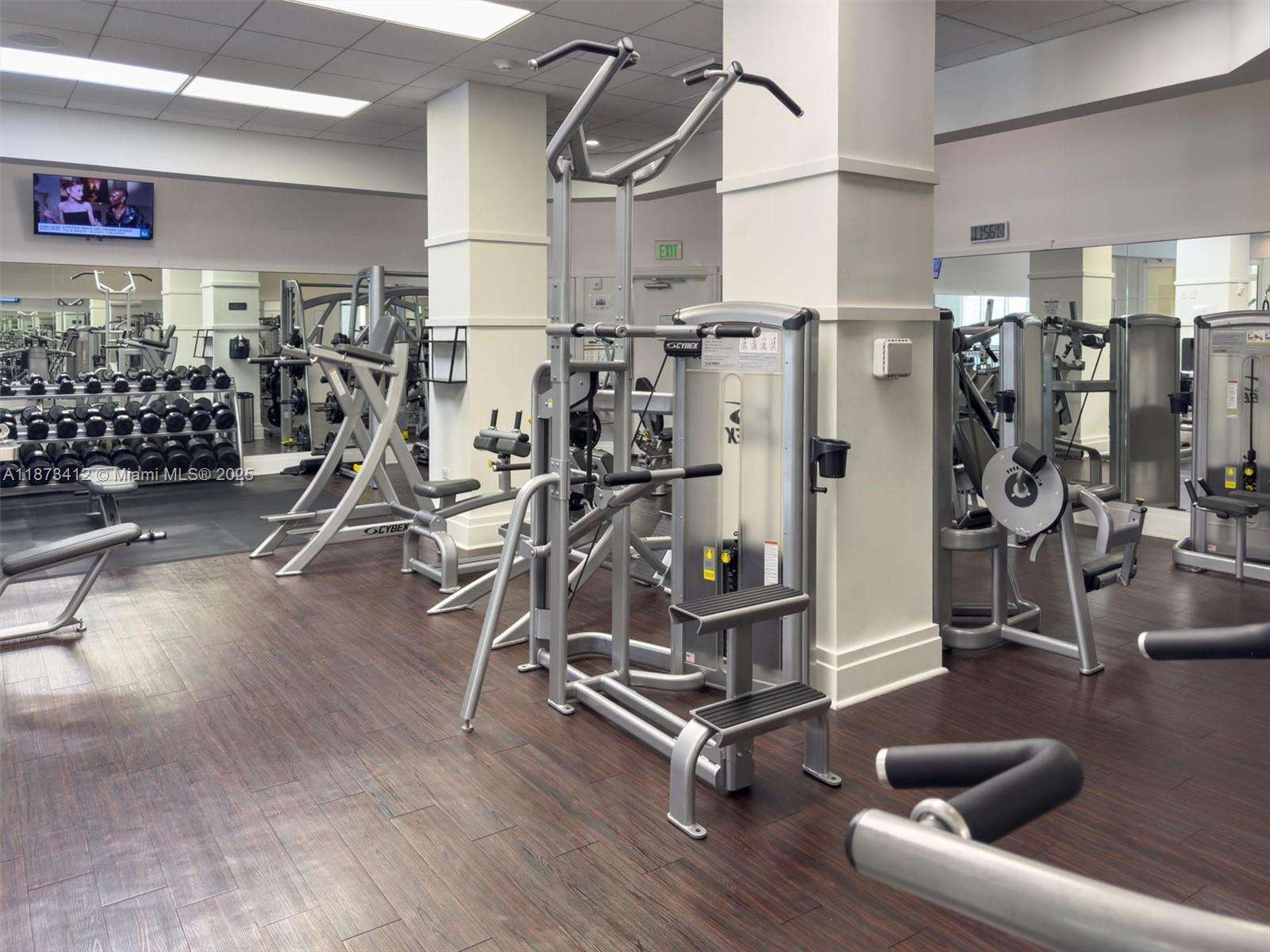 Courvoisier Courts at 701 Brickell Key Blvd, Miami, FL 33131 - For Sale photo 10