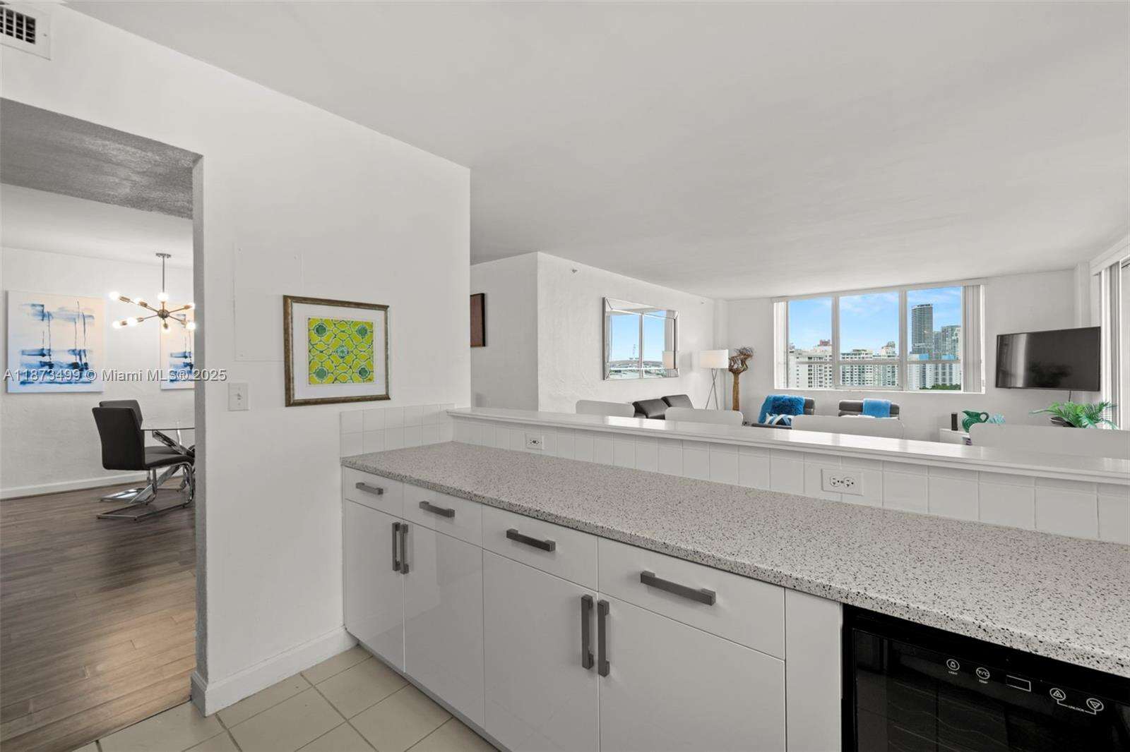 FLAMINGO SOUTH BEACH I - 1500 Bay Rd, Miami Beach, FL 33139 | Picture 10