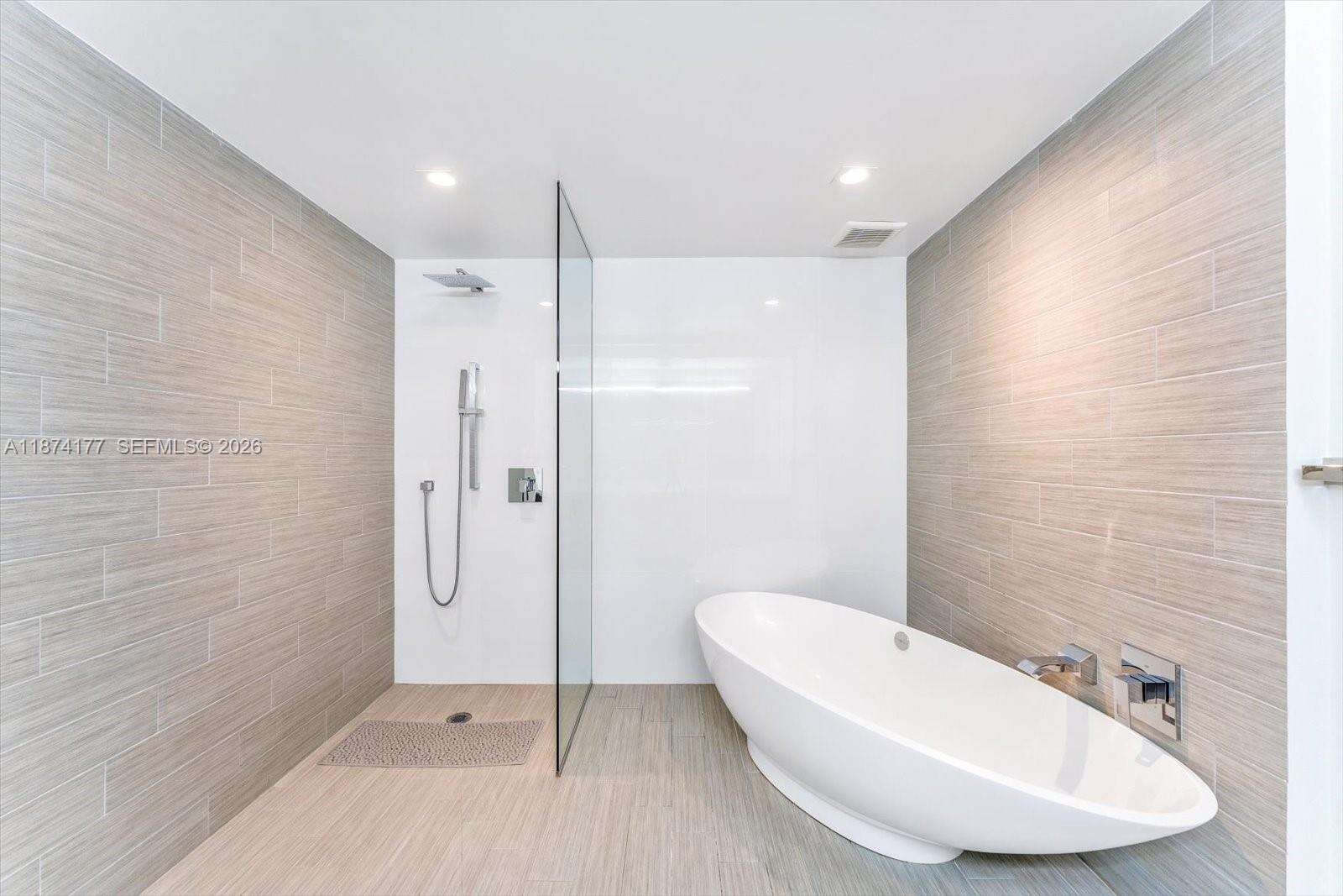 Parque Towers at 300 Sunny Isles Blvd, Sunny Isles Beach, FL 33160 - For Sale photo 12