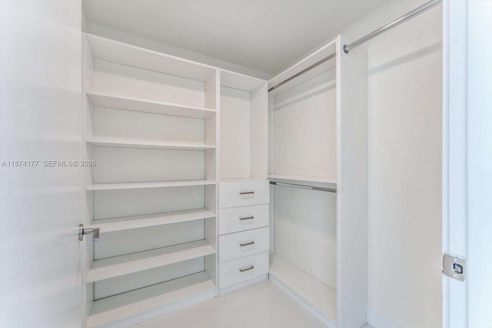 Parque Towers at 300 Sunny Isles Blvd, Sunny Isles Beach, FL 33160 - For Sale photo 13