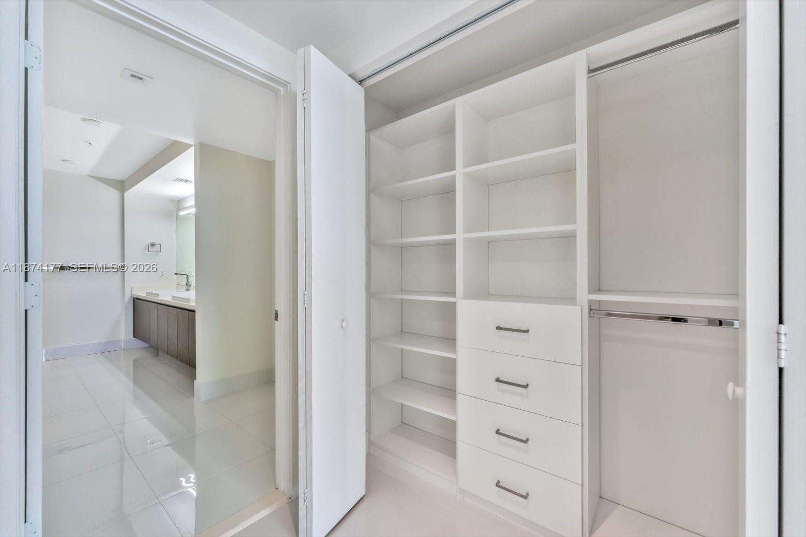 Parque Towers at 300 Sunny Isles Blvd, Sunny Isles Beach, FL 33160 - For Sale photo 14