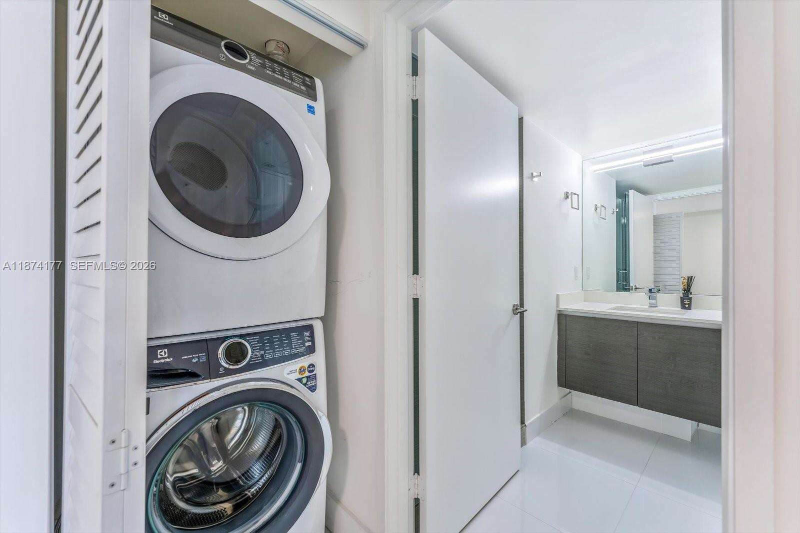 Parque Towers at 300 Sunny Isles Blvd, Sunny Isles Beach, FL 33160 - For Sale photo 23