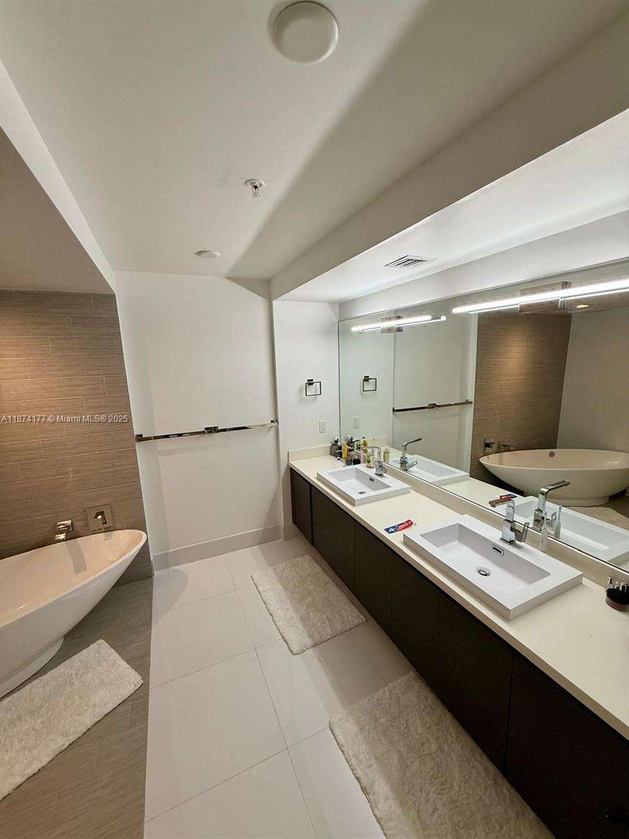 PARQUE TOWERS - 300 Sunny Isles Blvd, Sunny Isles Beach, FL 33160 | Picture 7